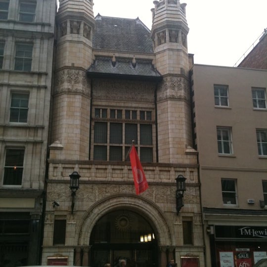 Photo taken at Bishopsgate Institute by Mariana E. on 5/20/2012