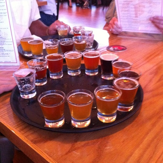 8/25/2012 tarihinde Katie S.ziyaretçi tarafından Figure Eight Brewery'de çekilen fotoğraf