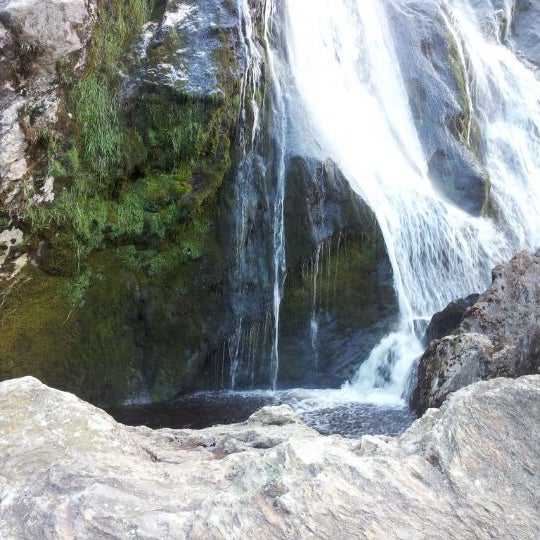 4/21/2012 tarihinde Majed A.ziyaretçi tarafından Powerscourt Waterfall'de çekilen fotoğraf