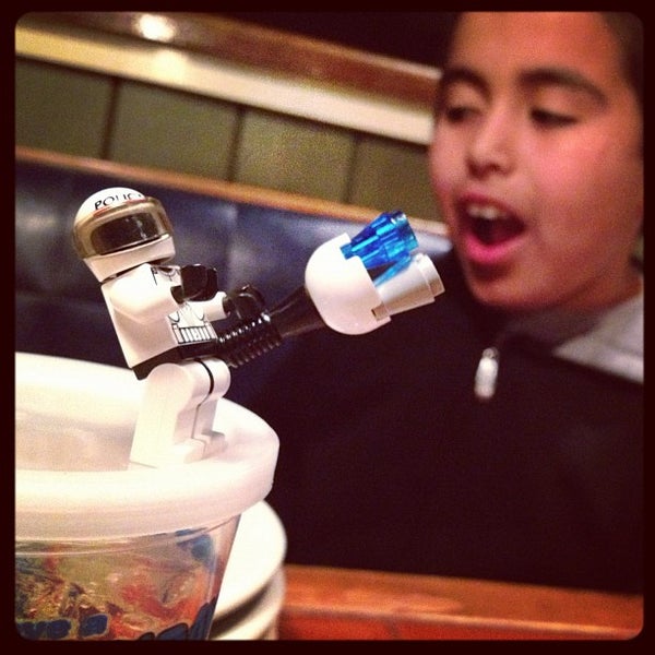 Photo taken at Chili&#39;s Grill &amp; Bar by Carlos M. on 2/29/2012