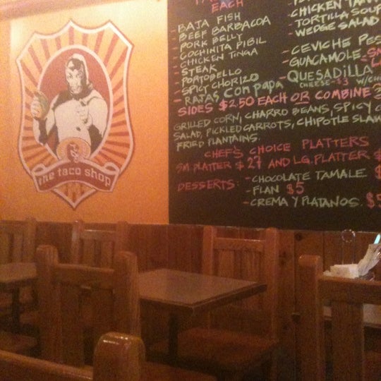 รูปภาพถ่ายที่ The Taco Shop โดย Brittany F. เมื่อ 5/27/2012