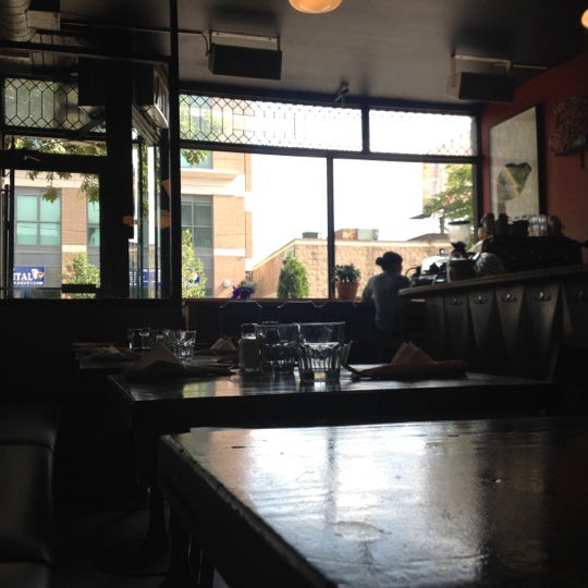 7/2/2012 tarihinde Toronto A.ziyaretçi tarafından The Beaver Café'de çekilen fotoğraf