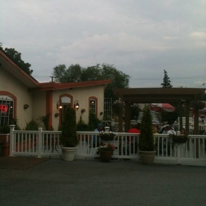 Foto scattata a Jalisco Authentic Mexican Restaurant da Northern Virginia R. il 7/20/2012