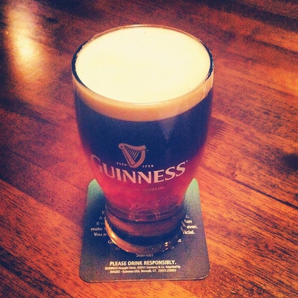 Снимок сделан в The Liffey Irish Pub пользователем Garrio H. 3/1/2012