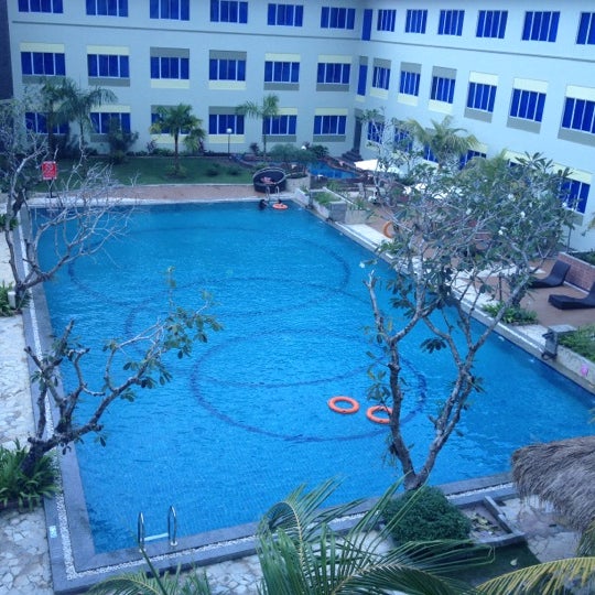 Foto scattata a Aston Tanjungpinang Hotel &amp; Conference Center da Fauzan R. il 7/17/2012