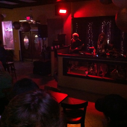 5/10/2012 tarihinde Big D.ziyaretçi tarafından Bourbon Street Bar &amp; Grille'de çekilen fotoğraf