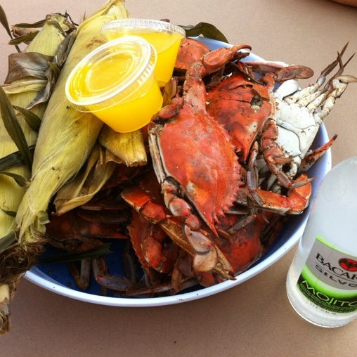 Das Foto wurde bei Bay Crawlers Crab Shack von ❦ Desiree ❦ am 9/6/2012 aufgenommen