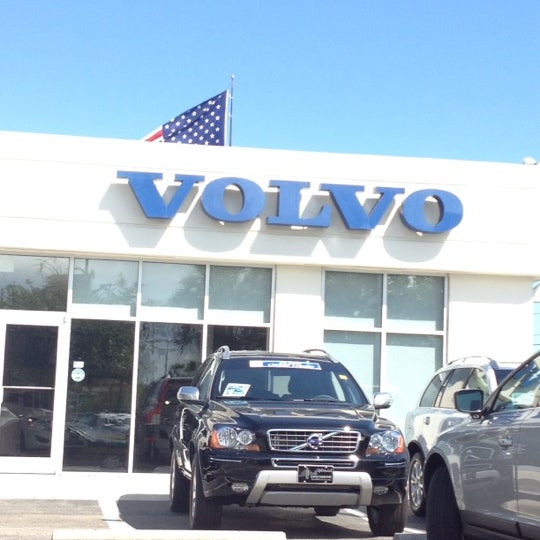 Foto scattata a Volvo of Charleston da Volvo O. il 4/16/2012