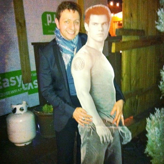 Снимок сделан в Just John&#39;s Nightclub пользователем Misha R. 3/11/2012