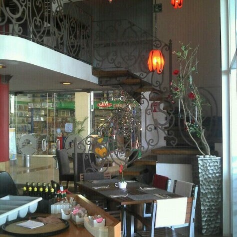 8/29/2012 tarihinde Christian P.ziyaretçi tarafından Seratta Café'de çekilen fotoğraf