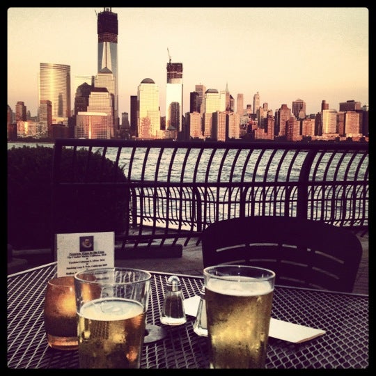 Photo taken at Henry&#39;s On The Hudson by Shilpan P. on 9/13/2012