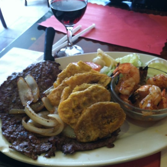 3/18/2012 tarihinde Crystal M.ziyaretçi tarafından Sabrosura Restaurant'de çekilen fotoğraf