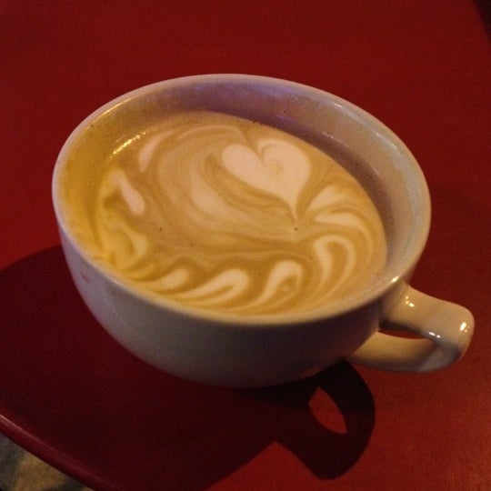 2/14/2012 tarihinde J C.ziyaretçi tarafından Bru Coffeebar'de çekilen fotoğraf