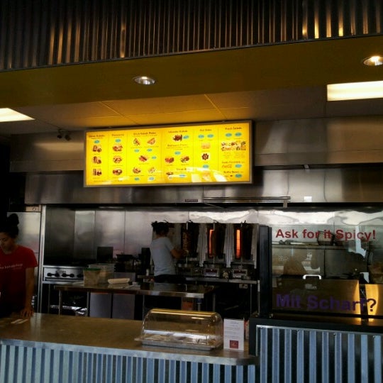 Foto tirada no(a) The Kebab Shop por Jae Won L. em 9/9/2012