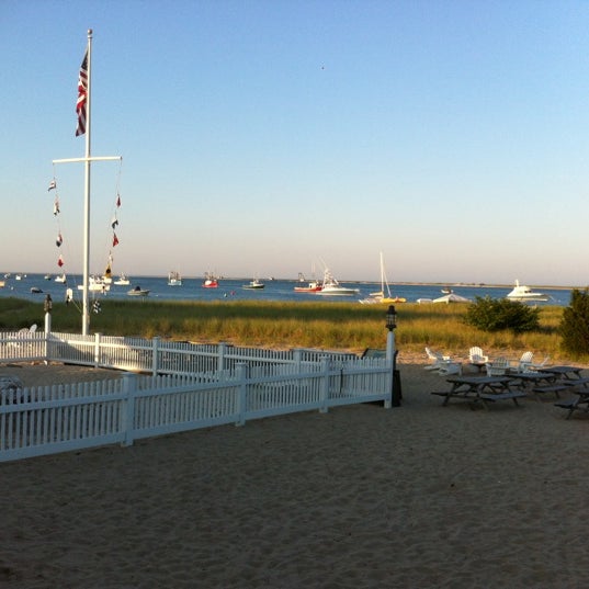 6/28/2012 tarihinde Kevin-John B.ziyaretçi tarafından Beach House Grill at Chatham Bars Inn'de çekilen fotoğraf