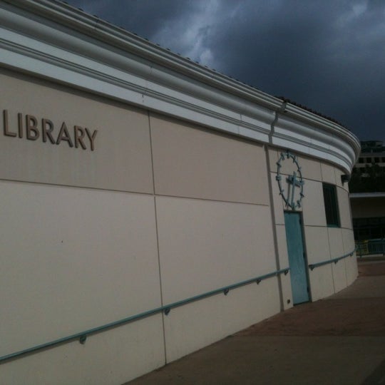 Cc library. Библиотека в Глендейле. Glendale community College. Glendale community College Verdugo.