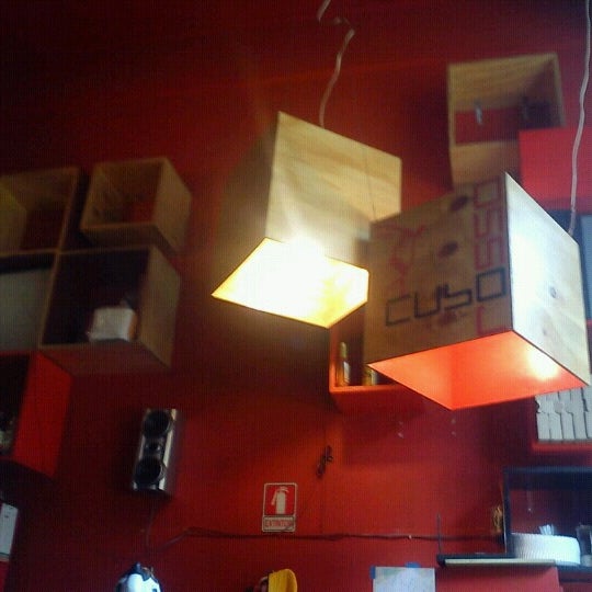 8/7/2012にPaulette M.がCubo Rosso Pizzaで撮った写真