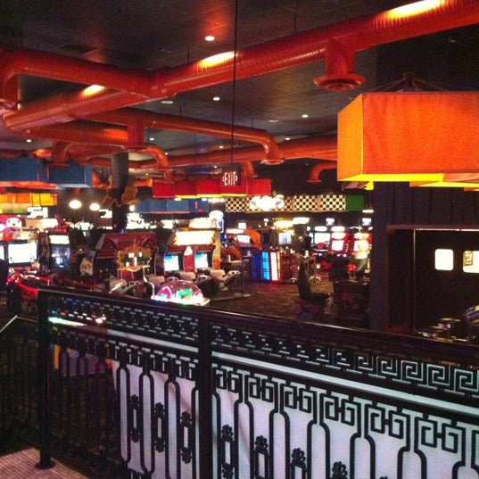 Photo taken at Dave &amp; Buster&#39;s by Eve L. on 3/13/2012