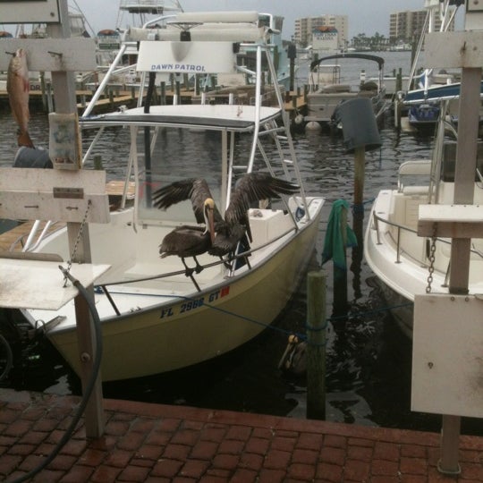 รูปภาพถ่ายที่ Destin Charter Fishing Service โดย Charlotte J. เมื่อ 3/23/2012