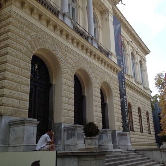 Das Foto wurde bei Narodni muzej Slovenije – Prešernova von Marco B. am 8/6/2012 aufgenommen