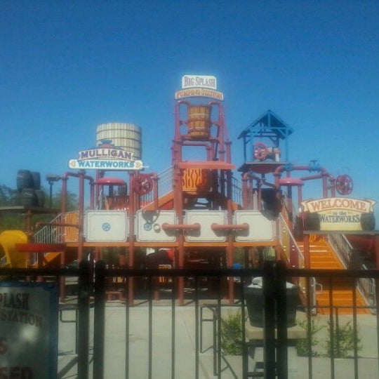 Foto tirada no(a) Mulligan Family Fun Center por Haydee em 4/21/2012