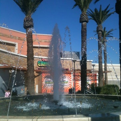 Photo taken at Mall Arauco Maipú by Natalie A. on 7/28/2012