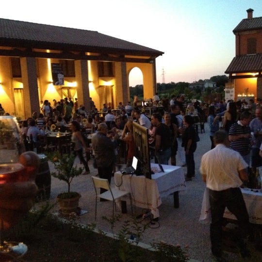 Foto scattata a Azienda Agricola Collina Dei Poeti da Italia il 6/26/2012