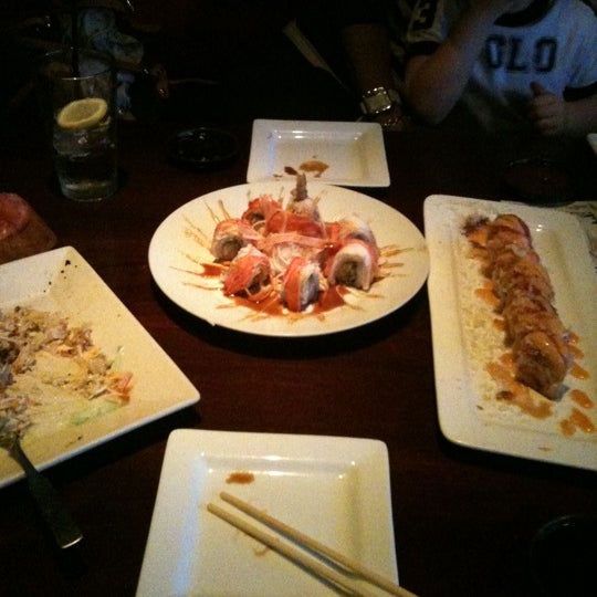 4/28/2012에 Dana C.님이 Kotta Sushi Lounge에서 찍은 사진