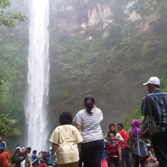 Photo taken at Air Terjun Coban Rondo by Donny I. on 3/24/2012