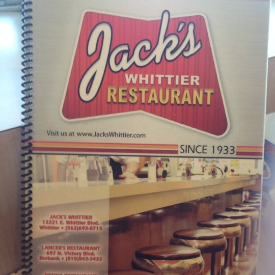 รูปภาพถ่ายที่ Jack&#39;s Whittier Restaurant โดย Octavio M. เมื่อ 8/18/2012