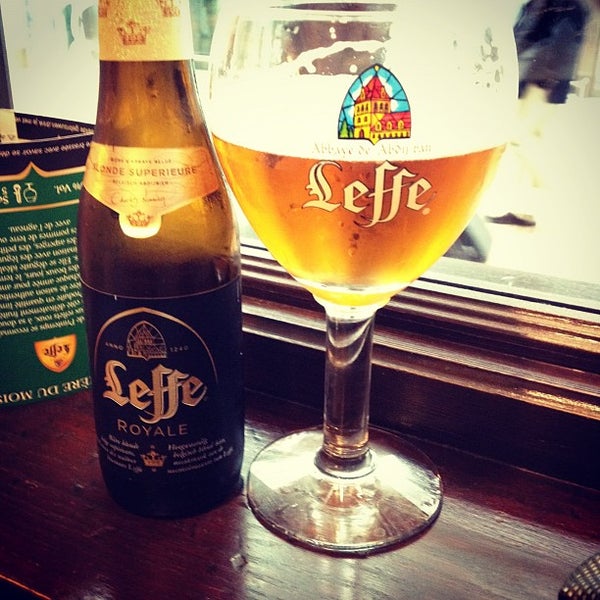 Foto tirada no(a) Belgian Beer Café por Arnaud T. em 6/22/2012