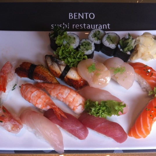 Foto diambil di Bento Sushi Restaurant oleh Tunde P. pada 4/14/2012