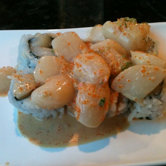 รูปภาพถ่ายที่ Nomura Sushi โดย Jacq L. เมื่อ 5/23/2012