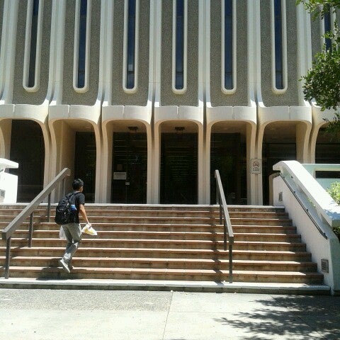Langson Library - University of California-Irvine - Irvine, CA