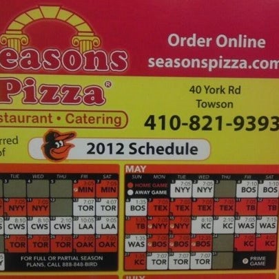 Снимок сделан в Seasons Pizza Towson пользователем Mathew K. 3/28/2012