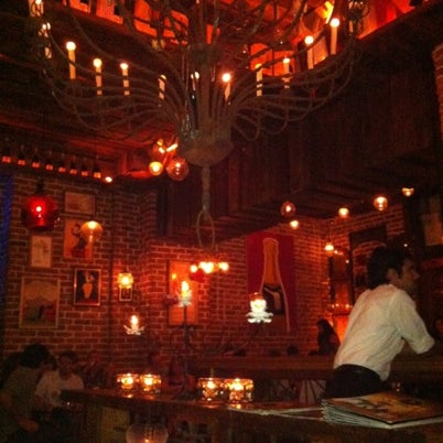 8/11/2012 tarihinde Carolina A.ziyaretçi tarafından Charleston Bubble Lounge'de çekilen fotoğraf