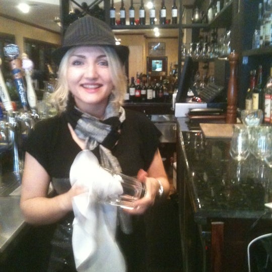 3/24/2012 tarihinde Gianluca D.ziyaretçi tarafından Olla Wine Bar'de çekilen fotoğraf