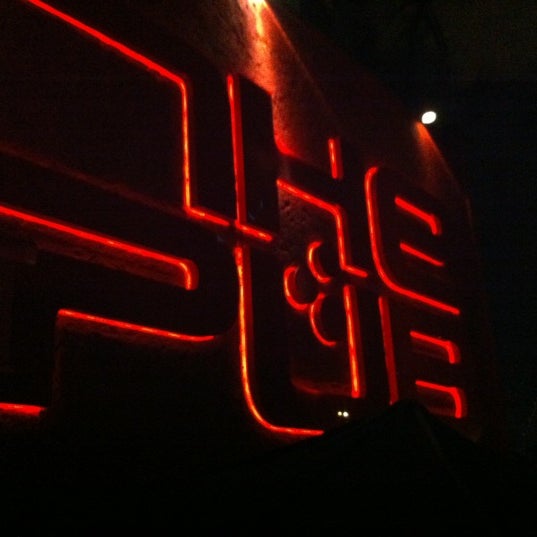 Foto scattata a The Pub da Diogo G. il 4/27/2012