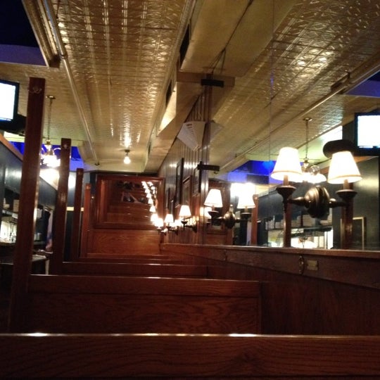 รูปภาพถ่ายที่ The Virginian Restaurant โดย Mike เมื่อ 8/16/2012