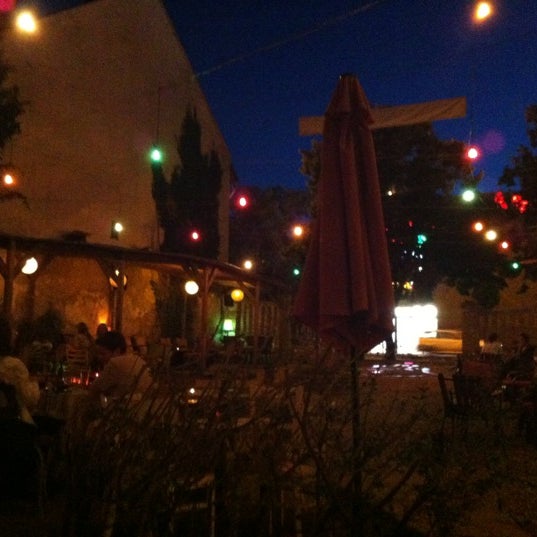 6/27/2012にMartin P.がCooltour Café Gardenで撮った写真