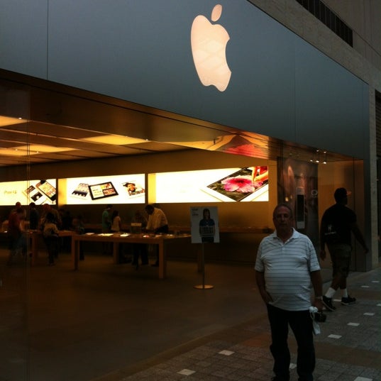 Photos at Apple Lenox Square Electronics Store in Atlanta