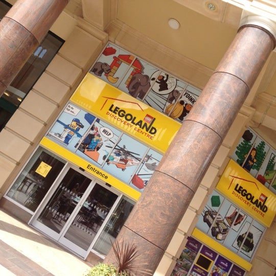 รูปภาพถ่ายที่ Legoland Discovery Centre โดย Khalifa A. เมื่อ 4/30/2012