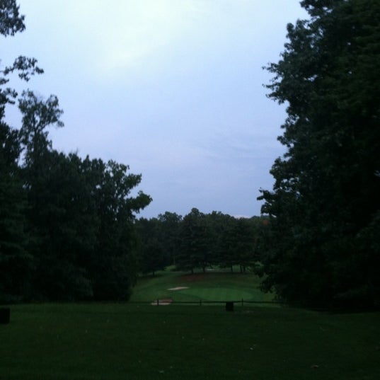Foto scattata a Redgate Golf Course da Lynn N. il 8/11/2012