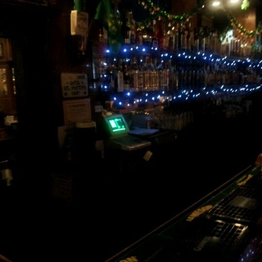 Foto tirada no(a) O&#39;Shea&#39;s Irish Pub por Tammi L. em 3/2/2012