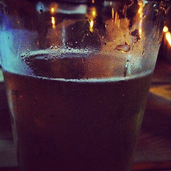Foto tirada no(a) Nail Creek Pub &amp; Brewery por Peter R. em 9/7/2012
