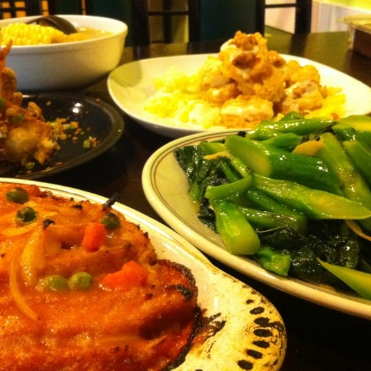 Photo taken at Pacific Cafe Hong Kong Kitchen by Art on 7/2/2012