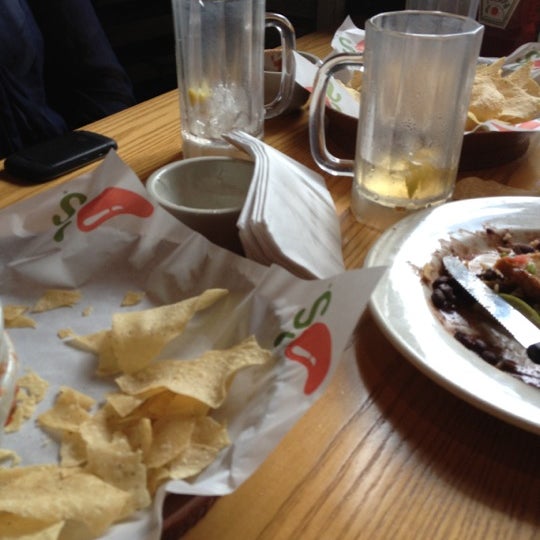 Photo taken at Chili&#39;s Grill &amp; Bar by MB L. on 7/12/2012