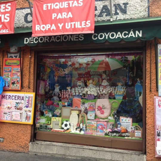 Photo taken at DECORACIONES COYOACAN by YaYa on 7/10/2012