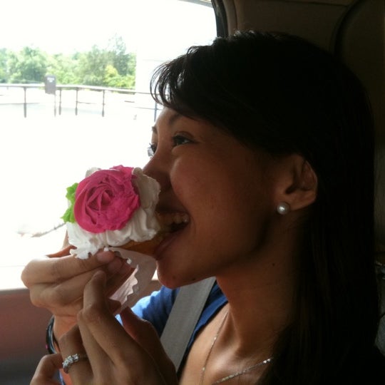 Sweet stuff Bakery 2 tips from 13 visitors