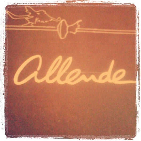 Foto diambil di Restaurante Allende oleh Eduardo S. pada 2/25/2012
